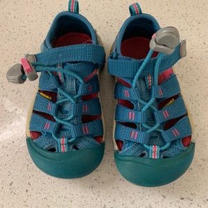 Keen shoes (size 9)